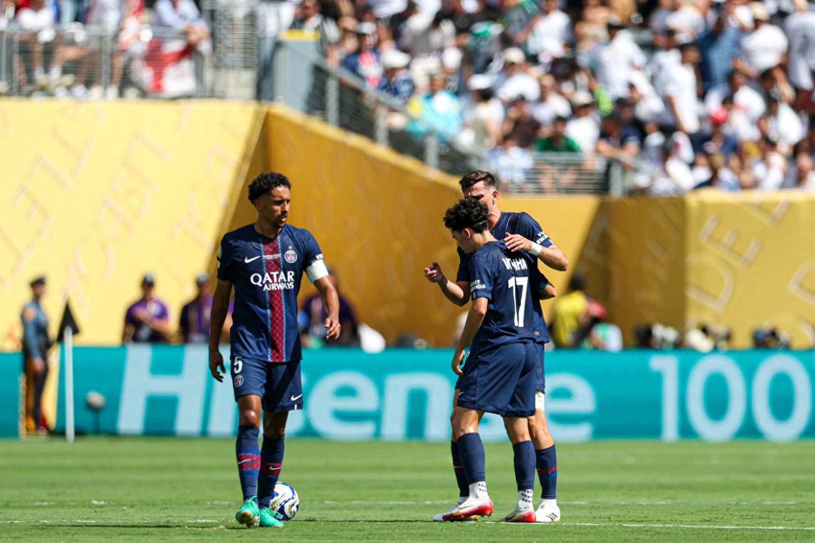 亚博体育在线-包含集结日突围战来临；皇家马德里围绕葡超复出首秀；话题不断；身体对抗强度拉满的词条-亚博体育在线